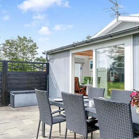 Holiday home Gisella - 900m From The Sea By Interhome *